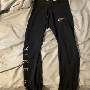 Women’s black nike leggings